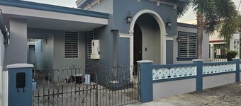 Vadis's Lux Studio in beautiful Mayagüez with WiFi, AC, laundry
