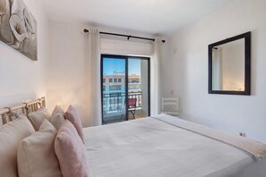 1 bedroom, iron/ironing board, free WiFi, bed sheets - Apartment '1 Bedroom Seaview' with Sea View, Wi-Fi and Air Conditioning (Unknown)