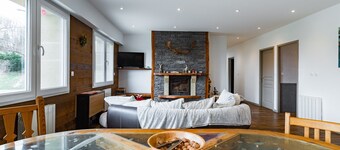 Holiday Home 'La Clé Du Vercors' with Mountain Views, Private Terrace & Wi-Fi