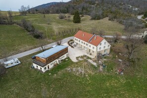 Exterior - Holiday Home 'La Clé Du Vercors' with Mountain Views, Private Terrace & Wi-Fi (Presles)