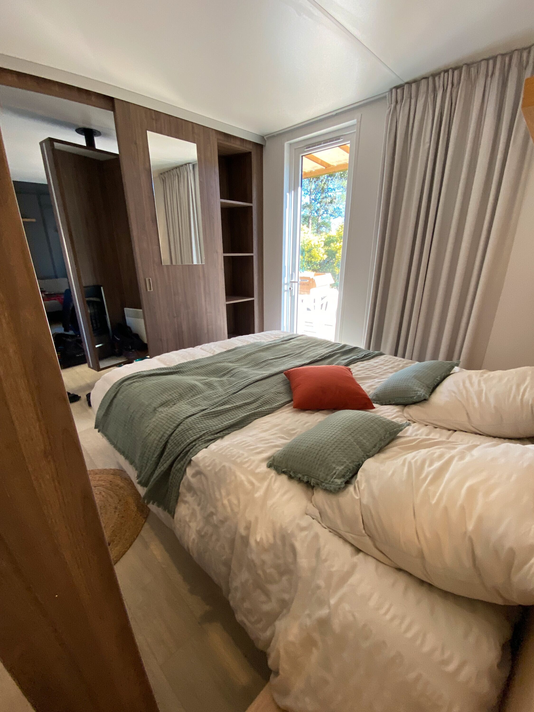 3 多间卧室、免费 WiFi、床单