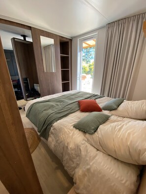 3 bedrooms, free WiFi, bed sheets