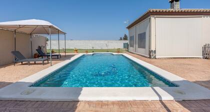 Country House 'La Solana' with Private Pool, Private Terrace and Wi-Fi