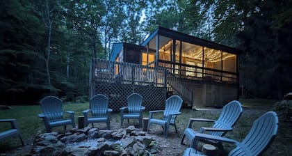 Secluded Mountain Retreat - Cozy Cabin on 8 Private Acres Near Shenandoah