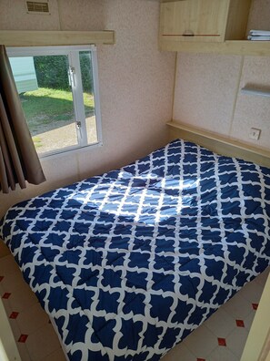 2 chambres, accès au Wi-Fi (inclus), literie fournie