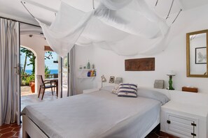 2 bedrooms, bed sheets - Villa 'Le Ginestre Di Mare' with Sea View, Private Terrace and Private Garden (Capoliveri)