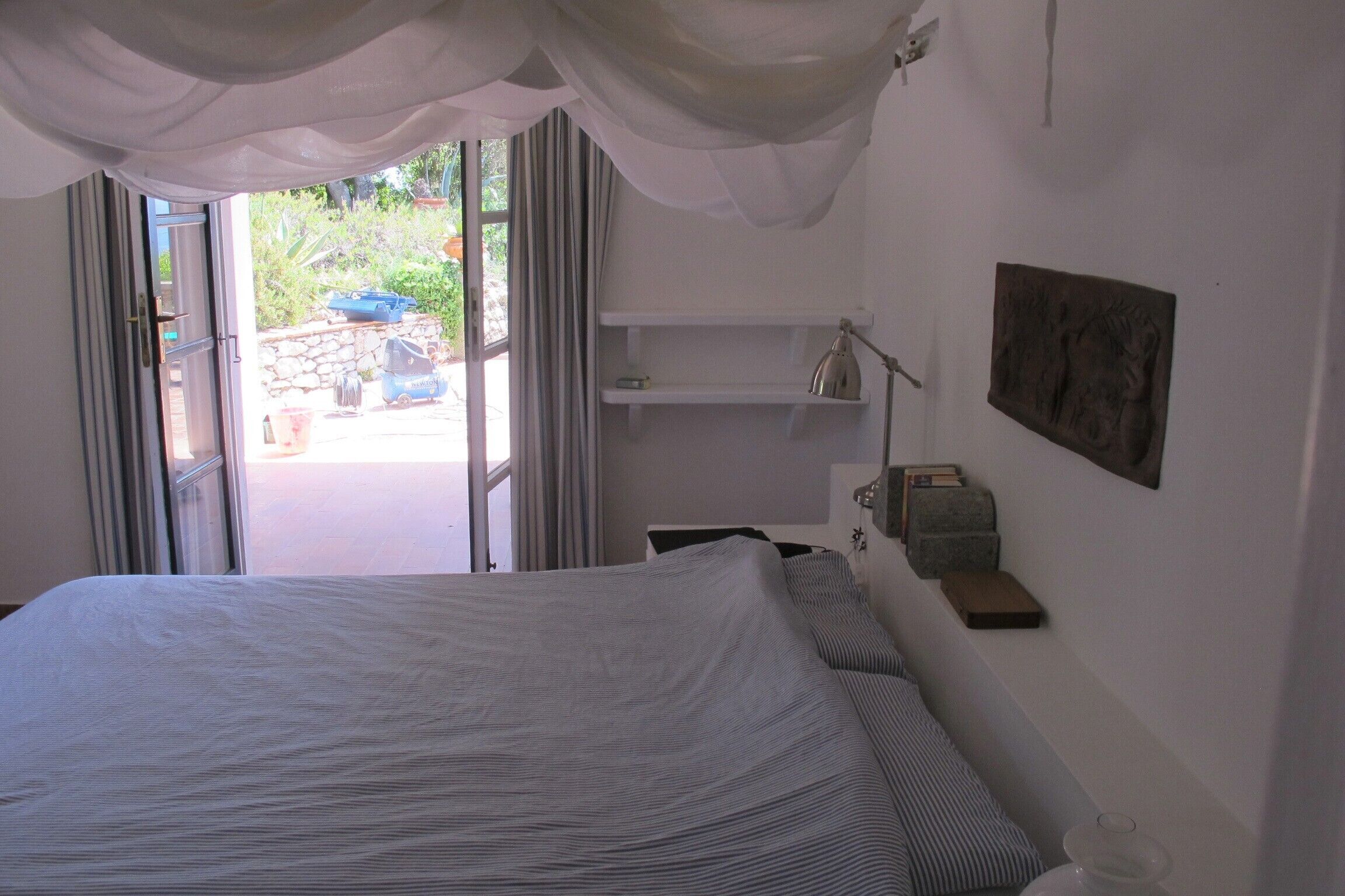 2 bedrooms, bed sheets
