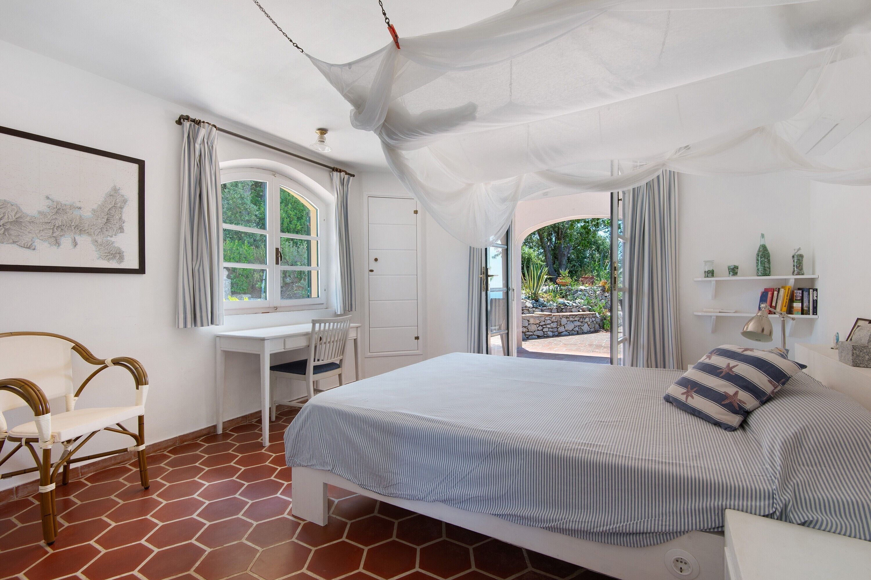 2 bedrooms, bed sheets