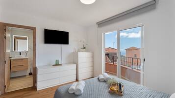 3 bedrooms, iron/ironing board, free WiFi