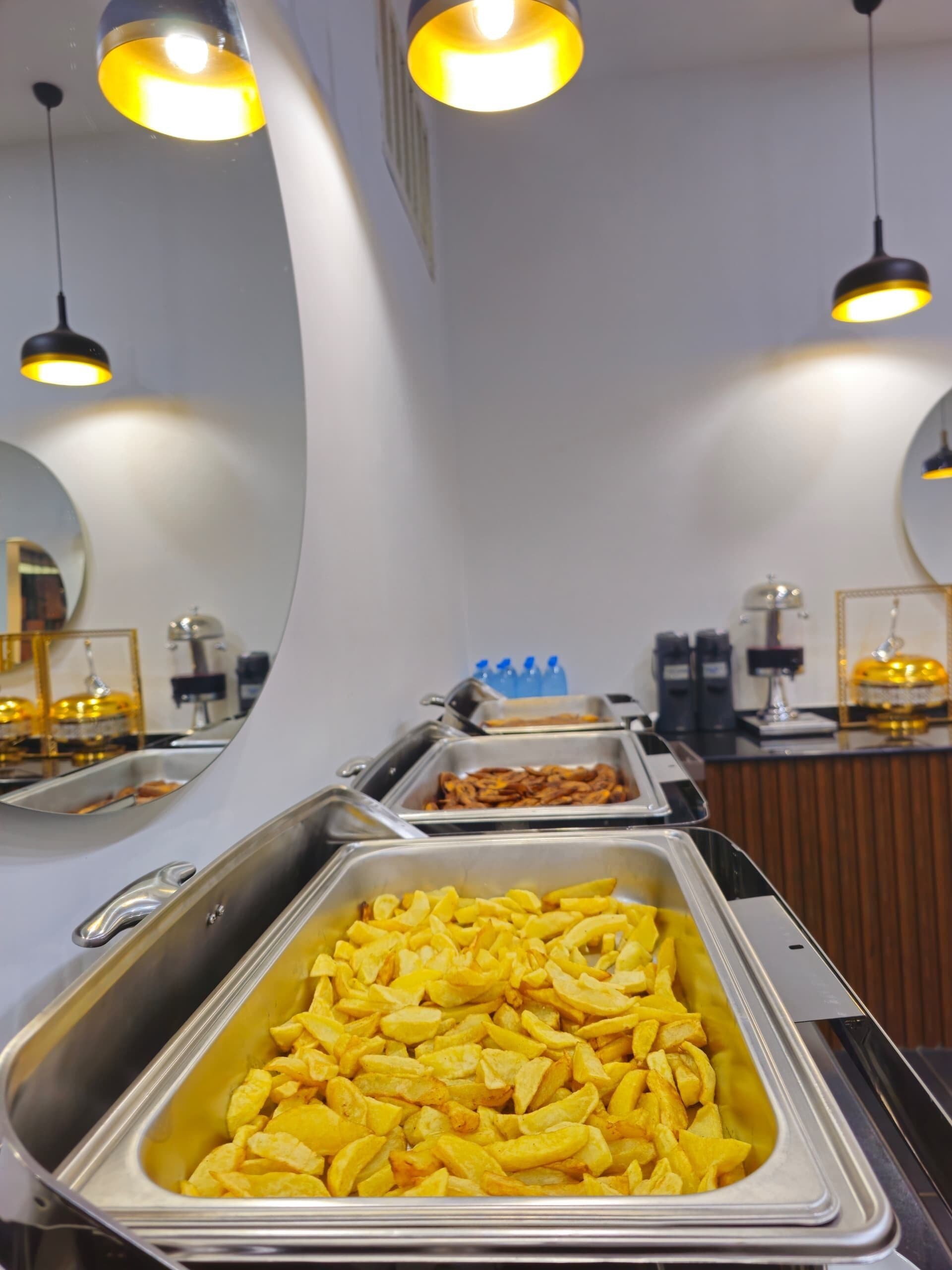 Colazione a buffet inclusa, servita tutte le mattine 