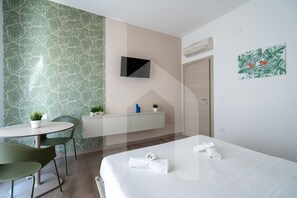 1 camera, Wi-Fi, lenzuola