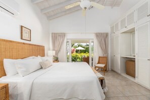 3 bedrooms, iron/ironing board, free WiFi, bed sheets - Stunning Family Villa with Private Pool Near Beach - Gibbs Glade Villa (Gibbes)