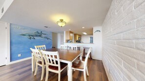 Dining - Shared Pool, Boardwalk to the Beach, Charcoal Grills (Port Aransas)