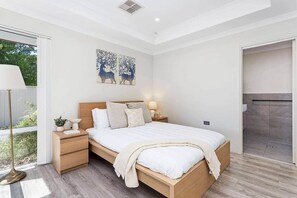 4 Schlafzimmer, Bügeleisen/Bügelbrett, WLAN, Bettwäsche