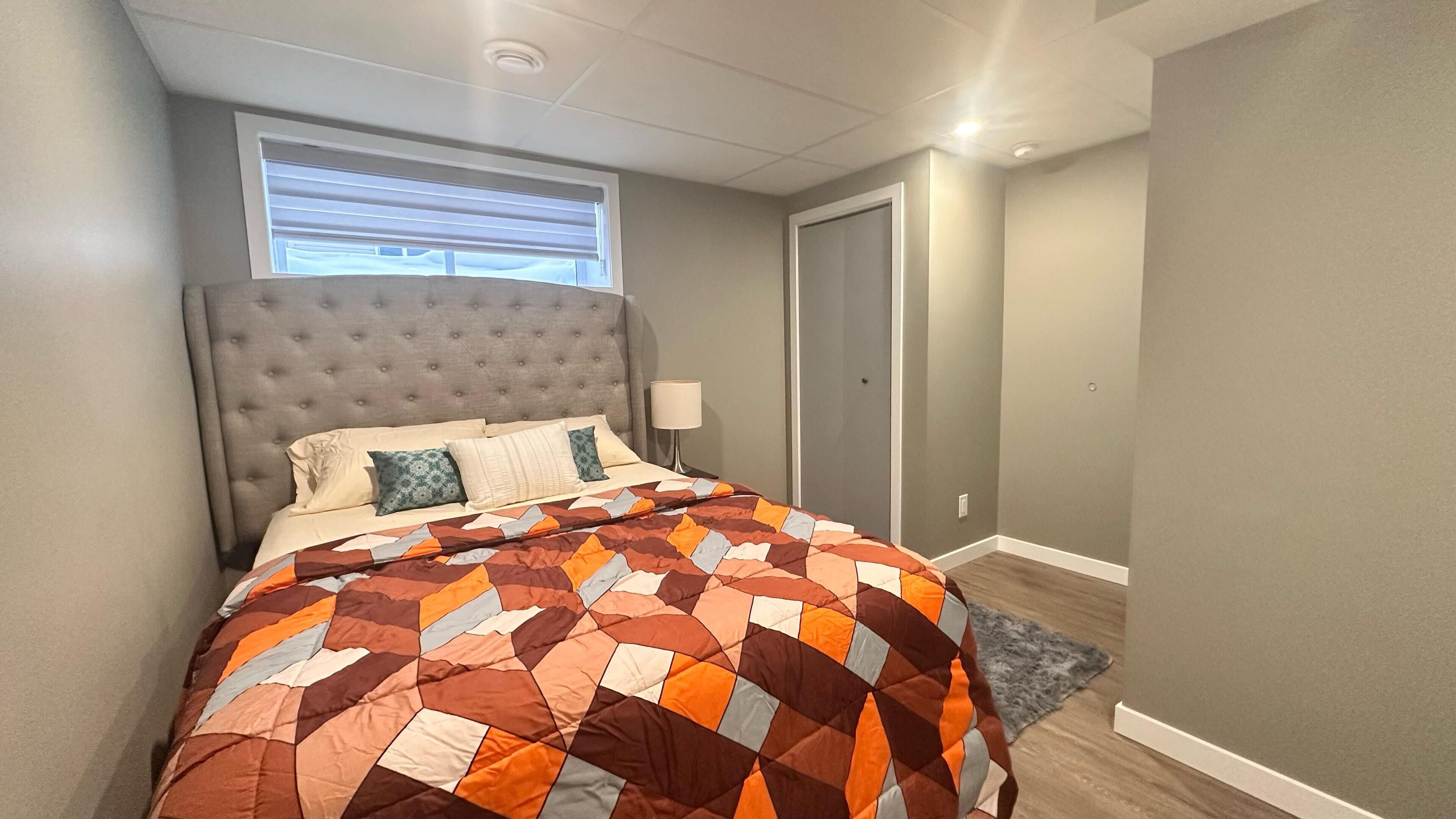 1 habitación, escritorio, tabla de planchar con plancha y wifi gratis 