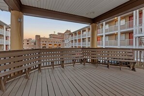 Terrace/patio - The Ward - Resort Style Gameday Condo (Tallahassee)