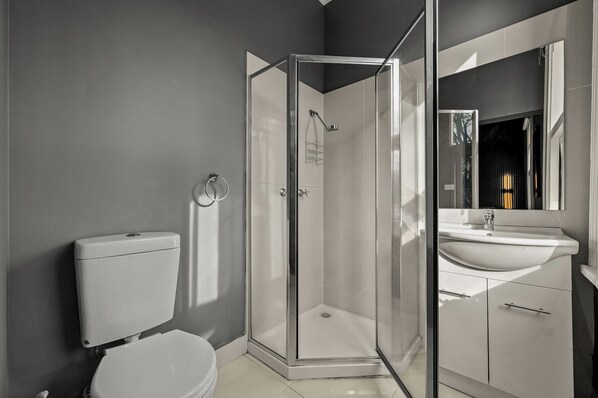 Bathroom - Continuum Short Stays (Collingwood)
