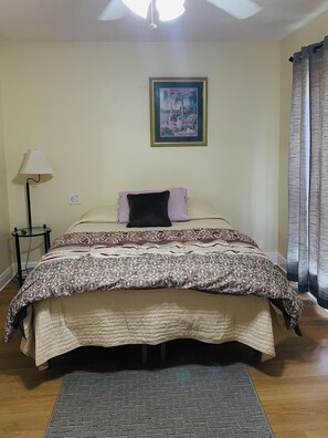 2 bedrooms, iron/ironing board, free WiFi, bed sheets