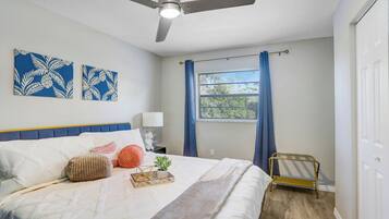 3 slaapkamers, een bureau, een strijkplank/strijkijzer, wifi