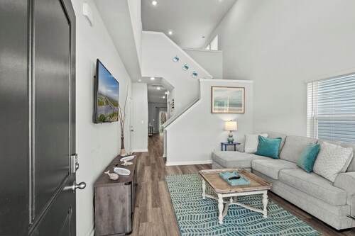 3-bedroom townhome in amazing Calabash next to Meadowlands Golf Course & Beach