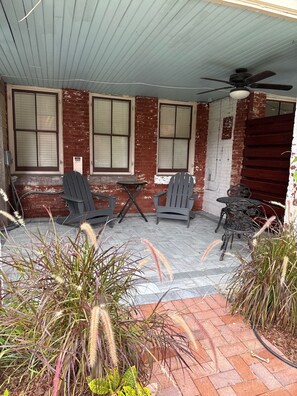 Terrace/patio - Historic District Gem w/ Parking, Dog Friendly (Savannah)