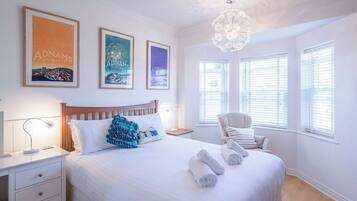 3 bedrooms, iron/ironing board, WiFi, bed sheets