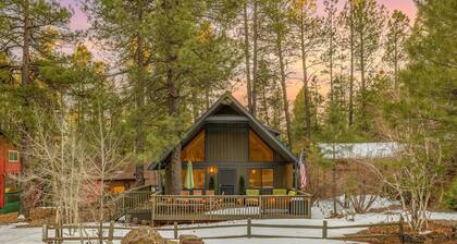 Stylish & Cozy Cabin Retreat in Munds Park!