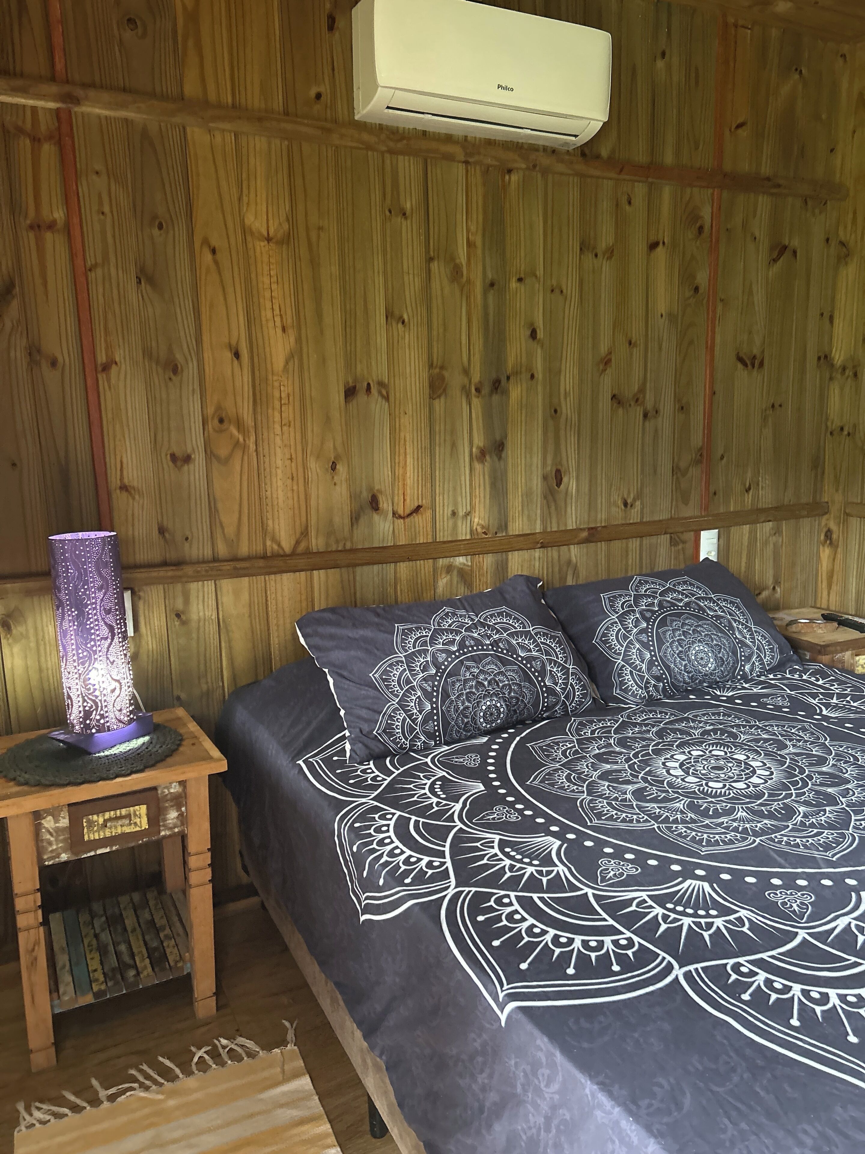 Individually decorated, free WiFi, bed sheets