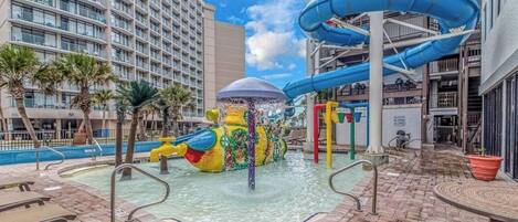 Piscine couverte, piscine extérieure