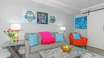 Smart TV, lareira, videogames, DVD player