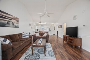 Smart TV - Simply Chic Myrtlewood Retreat • Family & Golf Stay (Myrtle Beach)