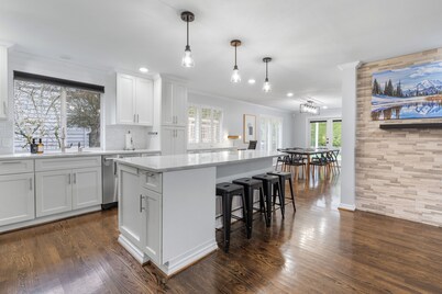 Charming Home in Bellevue – Near Downtown!