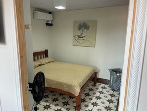 2 quartos, ferros/tábuas de passar roupa, Wi-Fi de cortesia