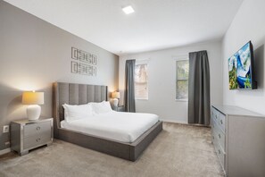 15 bedrooms, iron/ironing board, travel cot, free WiFi - Waterpark, Pool Table, Castle Bedroom, Pool + Spa: Sandhill Estate (Davenport)