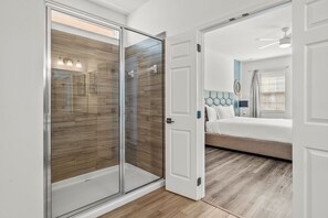 14 camere, ferro/asse da stiro, culla da viaggio, Wi-Fi gratuito