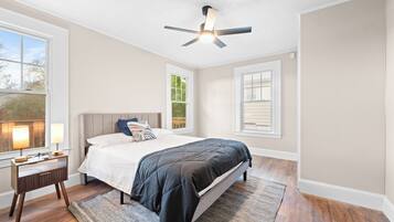 4 soverom, strykejern/-brett, wi-fi og sengetøy