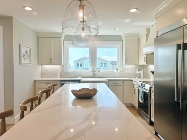 Kühlschrank, Herdplatte, Geschirrspüler