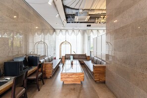 Sala de estar en el lobby