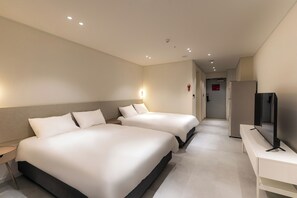 Family Twin Room | Tirai kedap cahaya, Wi-Fi gratis, dan seprai linen
