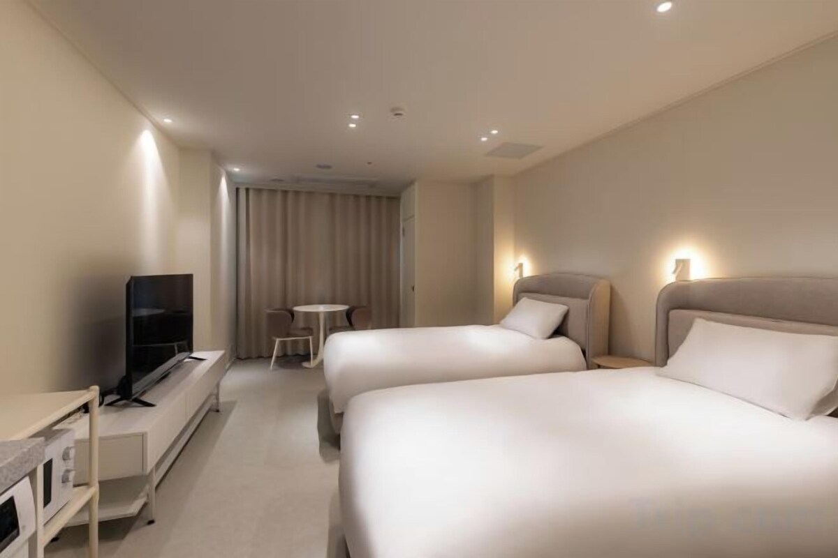 In-room safe, blackout drapes, WiFi (free), bed sheets