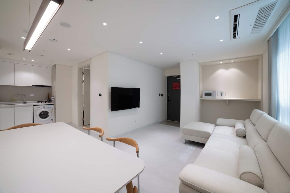 Suite (C) | Wi-Fi gratuit, draps fournis
