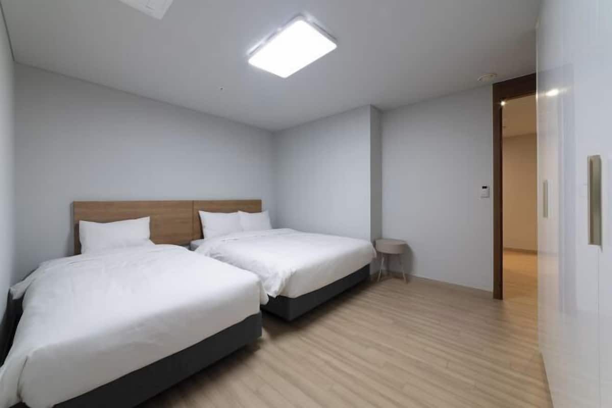 Blackout curtains, free WiFi, bed sheets