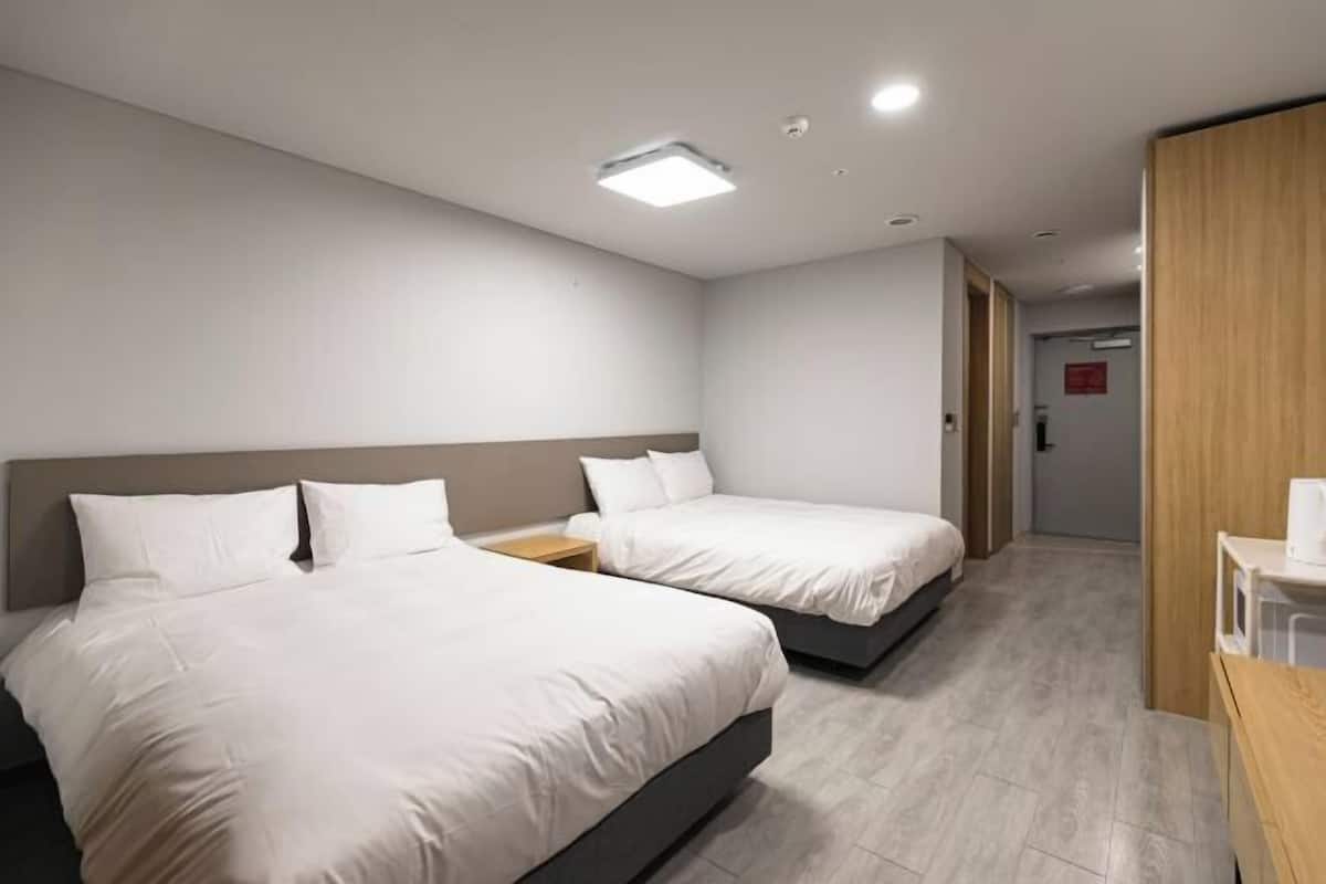 Blackout curtains, free WiFi, bed sheets