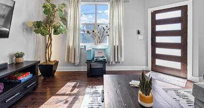 Relax & Recharge - 3 BR in North Central Austin