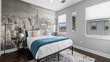 3 bedrooms, iron/ironing board, WiFi (free), bed sheets