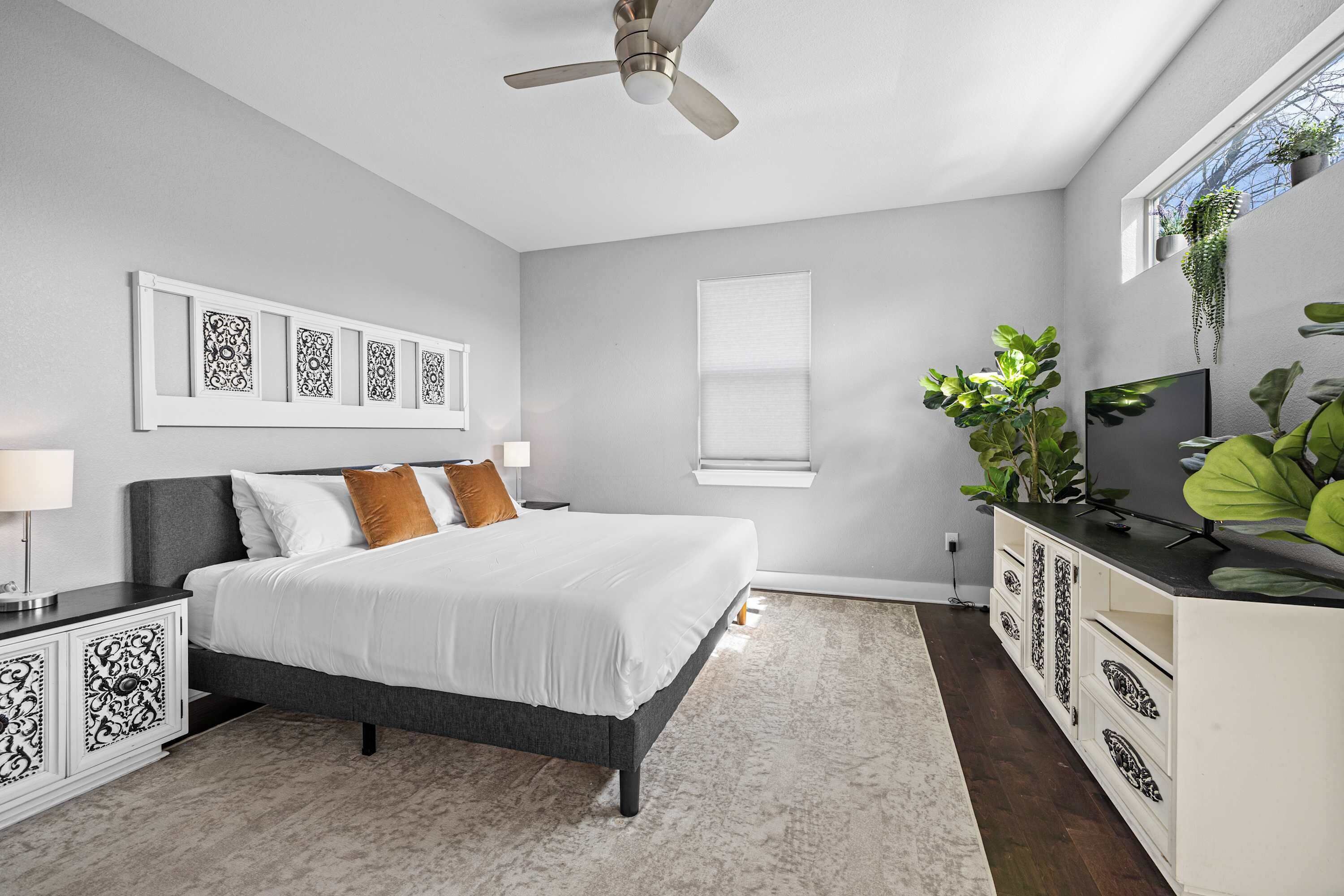 3 bedrooms, iron/ironing board, free WiFi, bed sheets