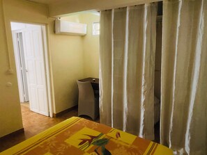 2 bedrooms, iron/ironing board, travel crib, free WiFi