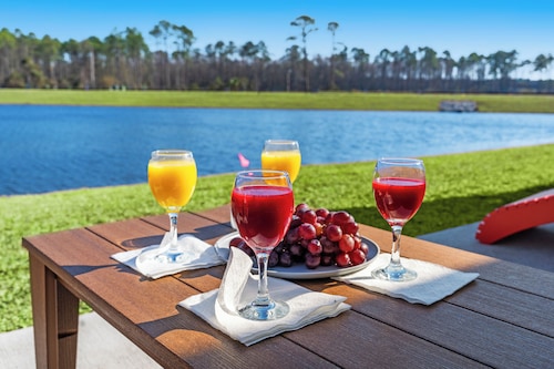 Central location Modern Lakefront 2 king-Suite 3 Bedroom 3 Full Bathroom