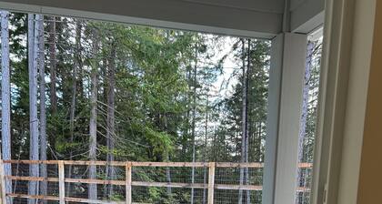 Quiet and private home surrounded by nature