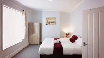 3 Schlafzimmer, BĂŒgeleisen/BĂŒgelbrett, kostenloses WLAN, BettwĂ€sche